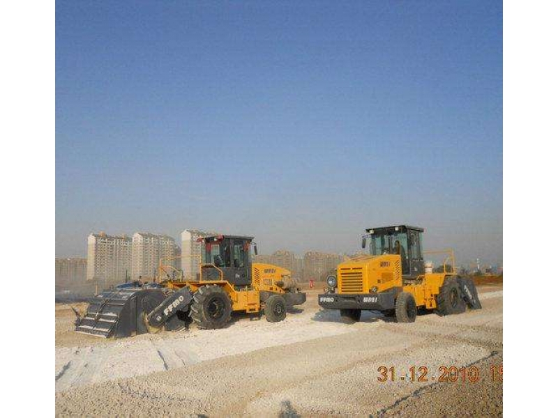 灰土拌和机在济南220改扩建中施工